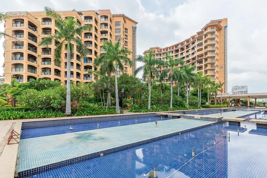 Gold Boutique Holiday Hotel Sanyabay（Free Cooking &Airport Transfer，100 Meters Away From The Beach） Sanya