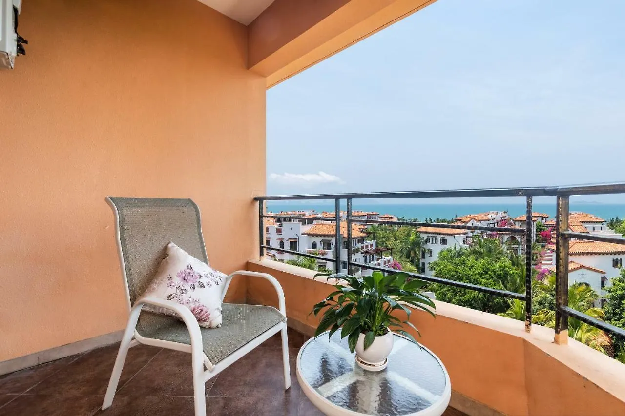 Gold Boutique Holiday Hotel Sanyabay（Free Cooking &Airport Transfer，100 Meters Away From The Beach） China